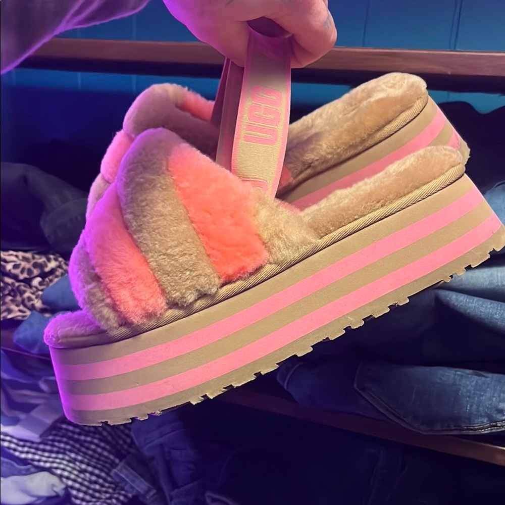 UGG Fluffy Pink and Tan Platform Sandals - Picture 5 of 7